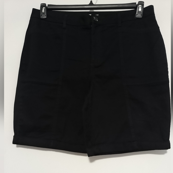 Women Black Shorts / Size 18 - Picture 1 of 7